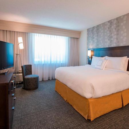Courtyard By Marriott Columbus Hotel Kültér fotó