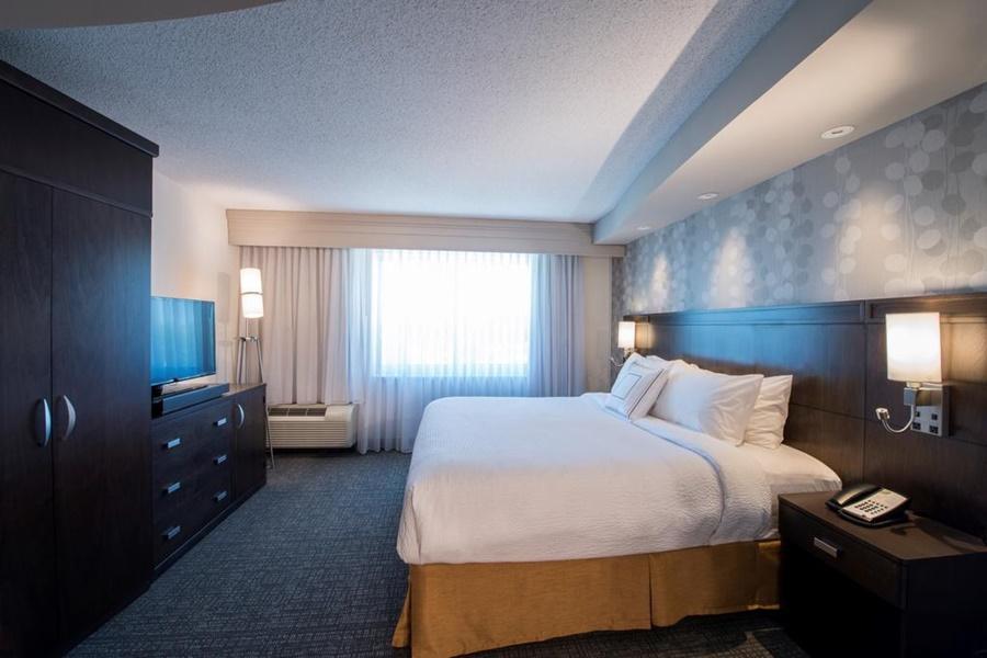 Courtyard By Marriott Columbus Hotel Kültér fotó