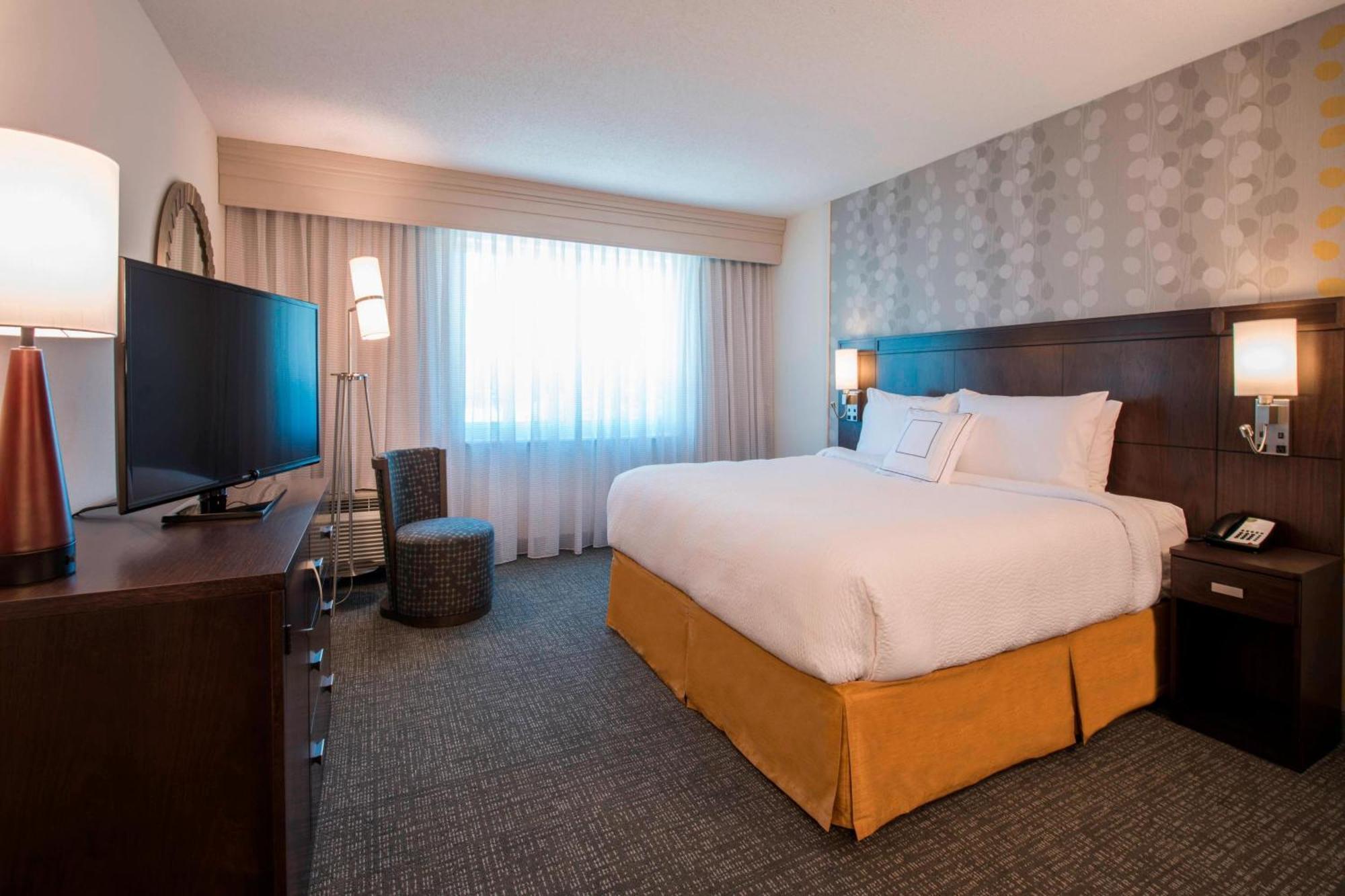 Courtyard By Marriott Columbus Hotel Kültér fotó