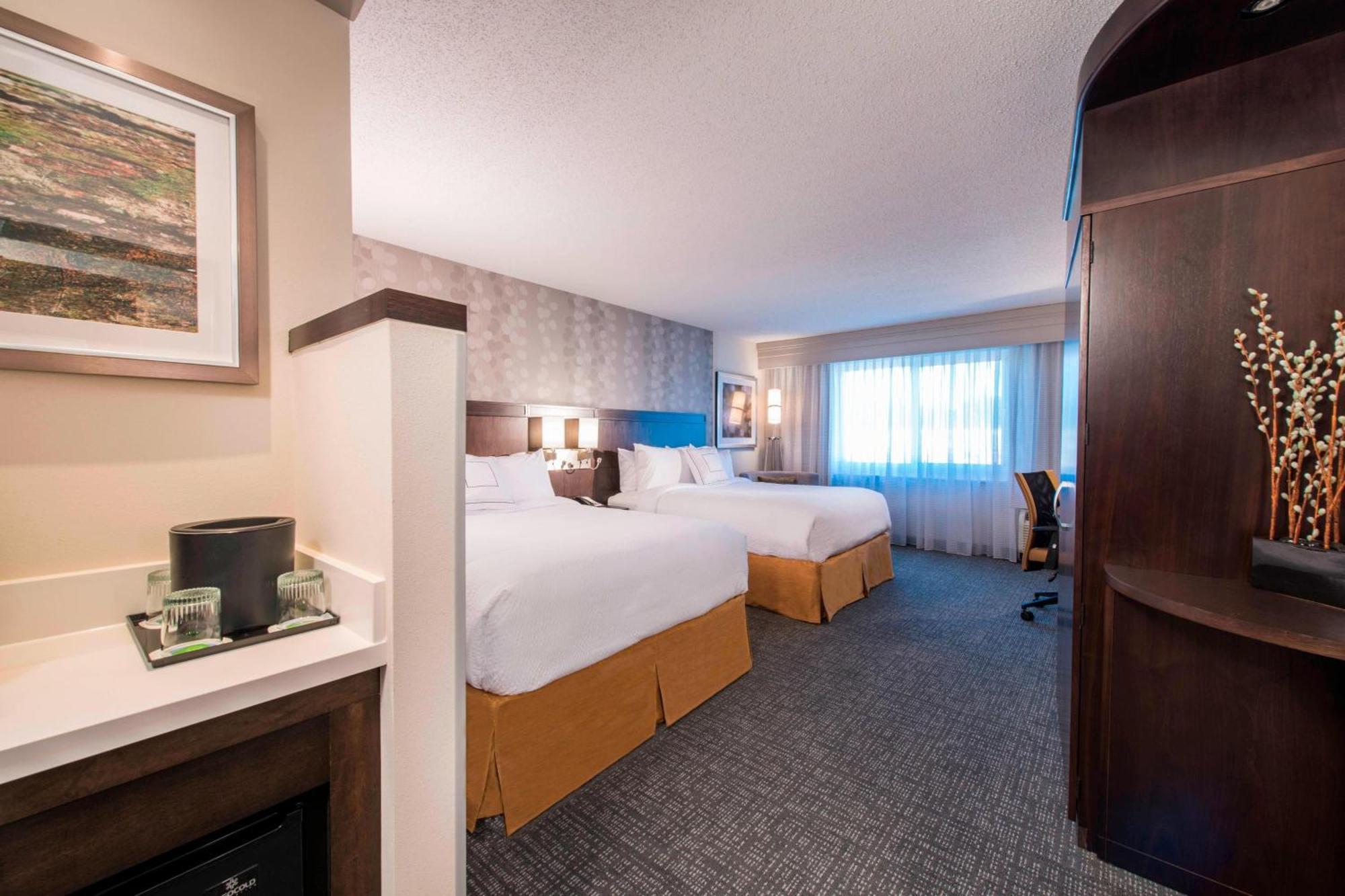 Courtyard By Marriott Columbus Hotel Kültér fotó
