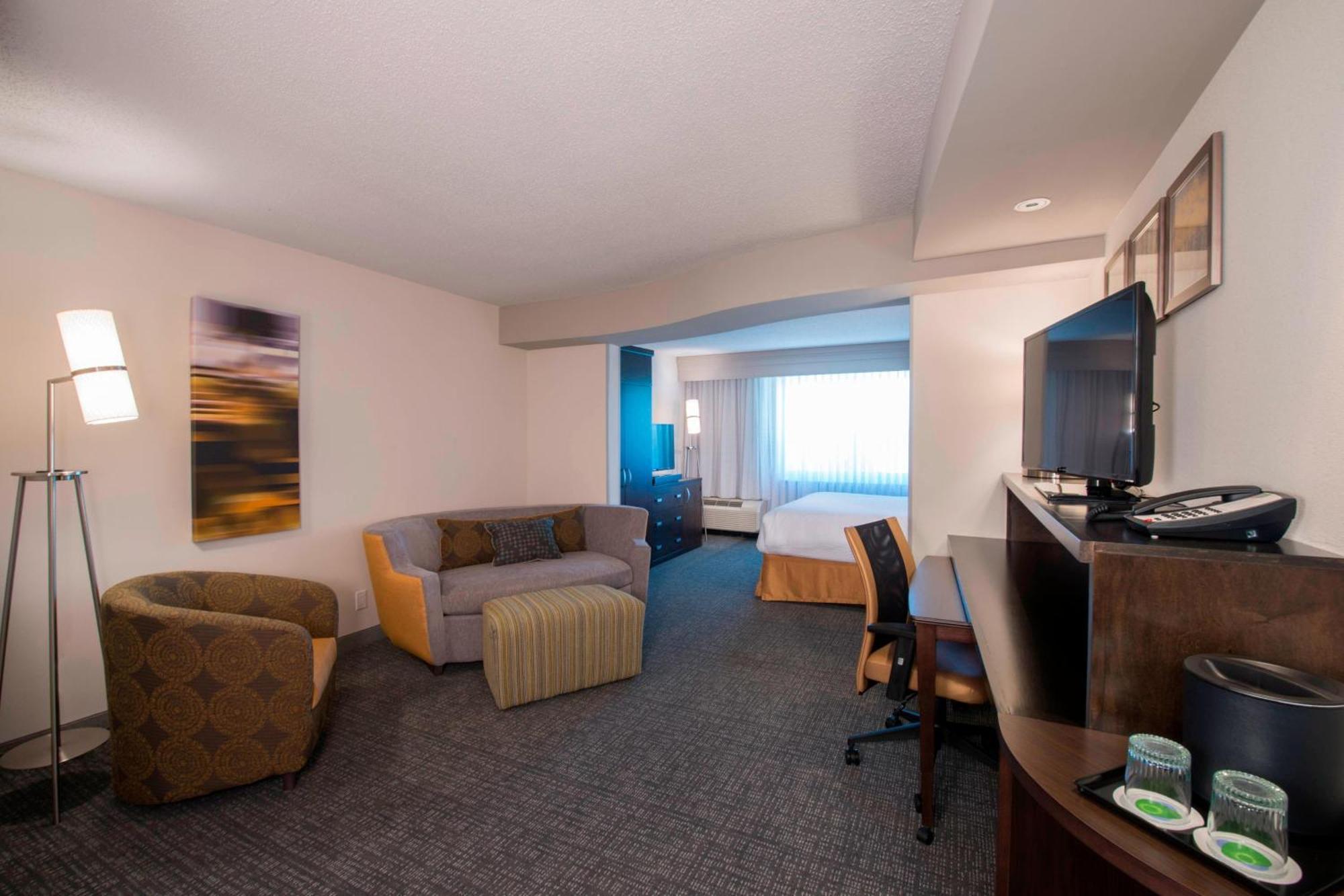 Courtyard By Marriott Columbus Hotel Kültér fotó
